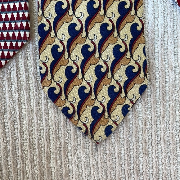 Six Mens silk ties various NWT, NWOT, some used - Picture 5 of 5